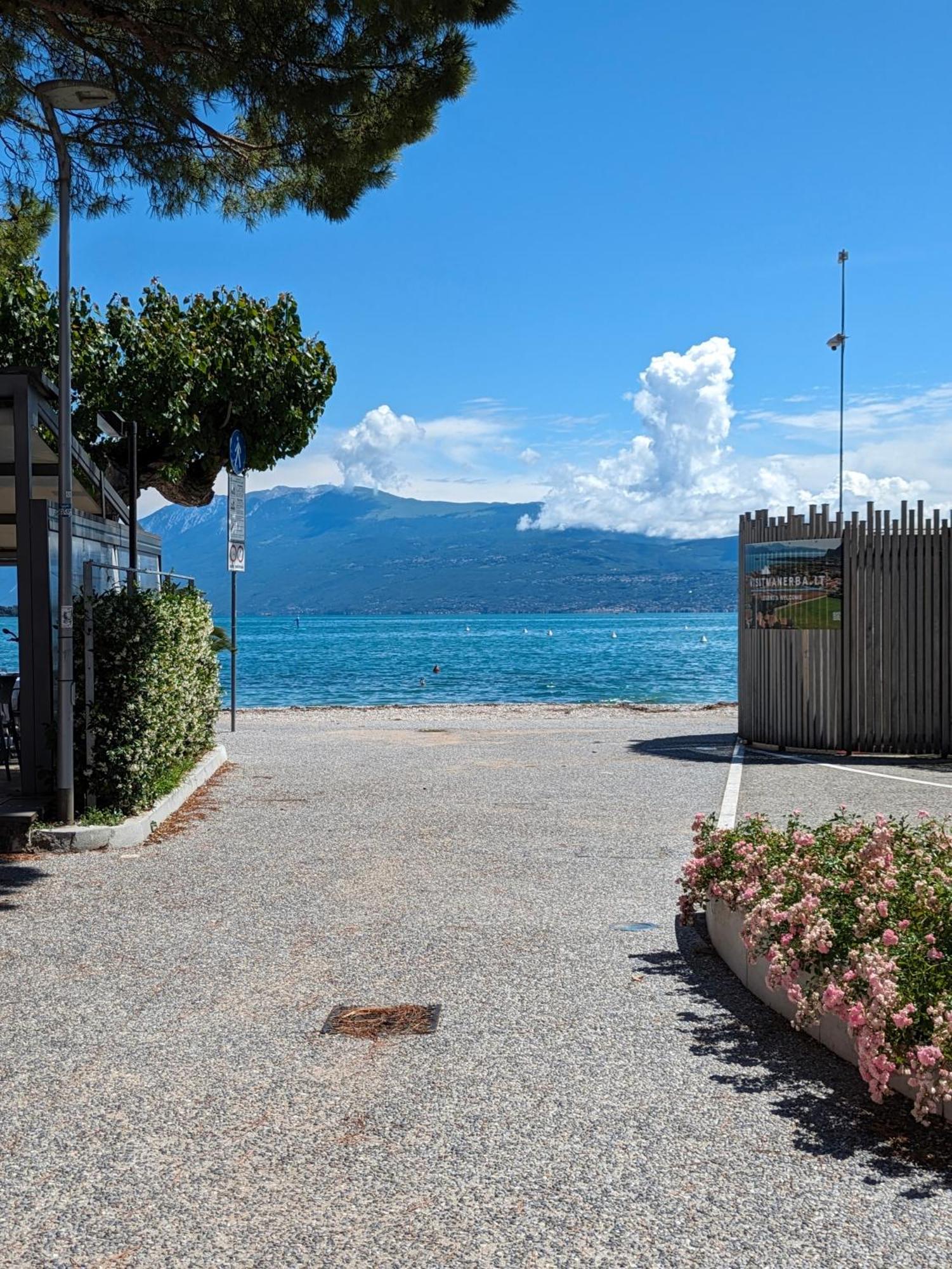 La Fenice Holiday Apartment Manerba del Garda Zimmer foto